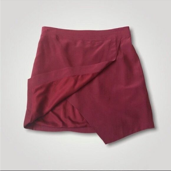 Madewell | Silk Parkway Dusted Burgundy Asymmetrical Hem Pull On Mini Skirt | S - Picture 4 of 6